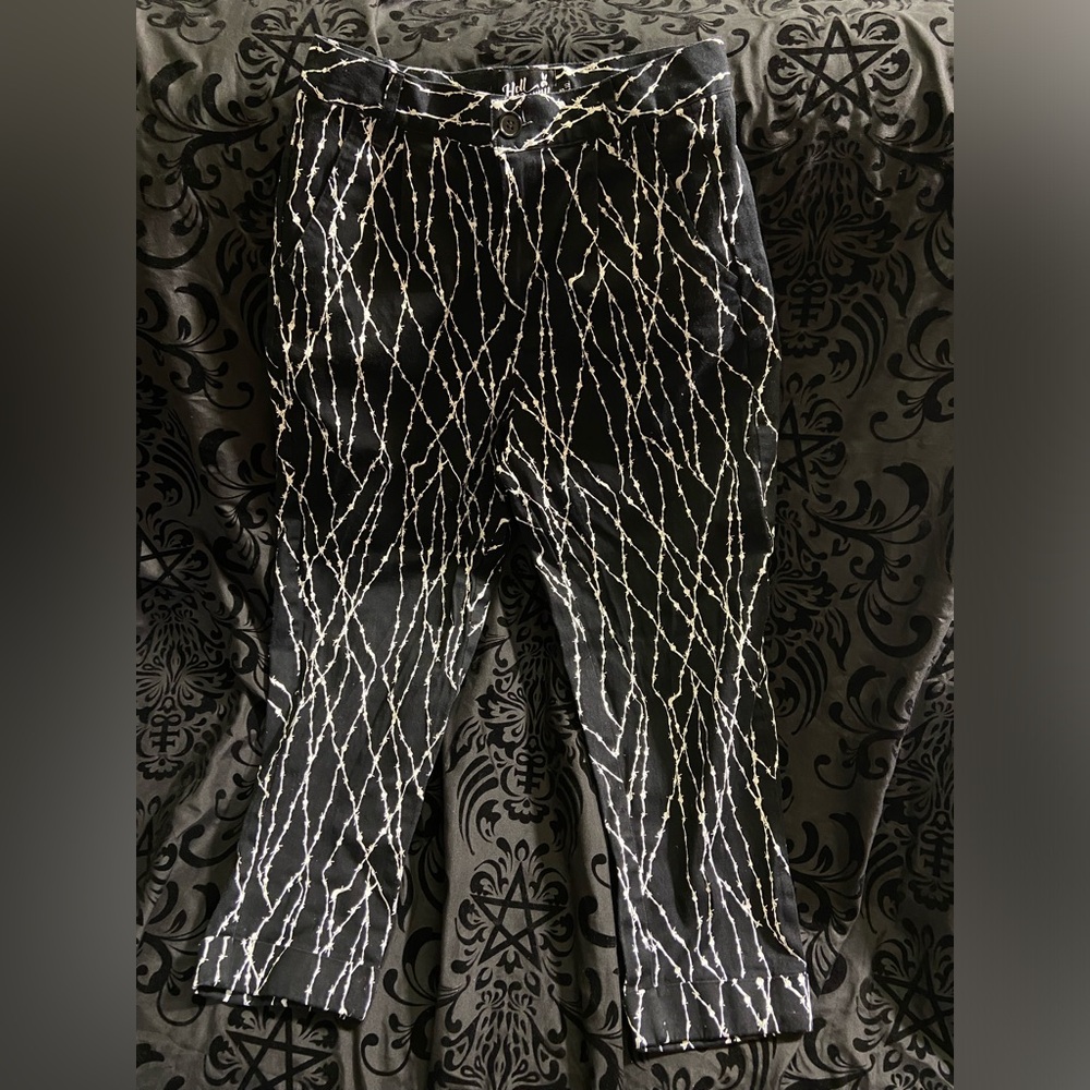 Hell bunny barbed wire crop pants